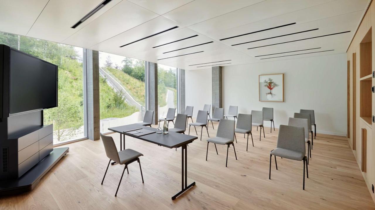 Hyatt Regency Zurich Airport Circle Hotel 4*