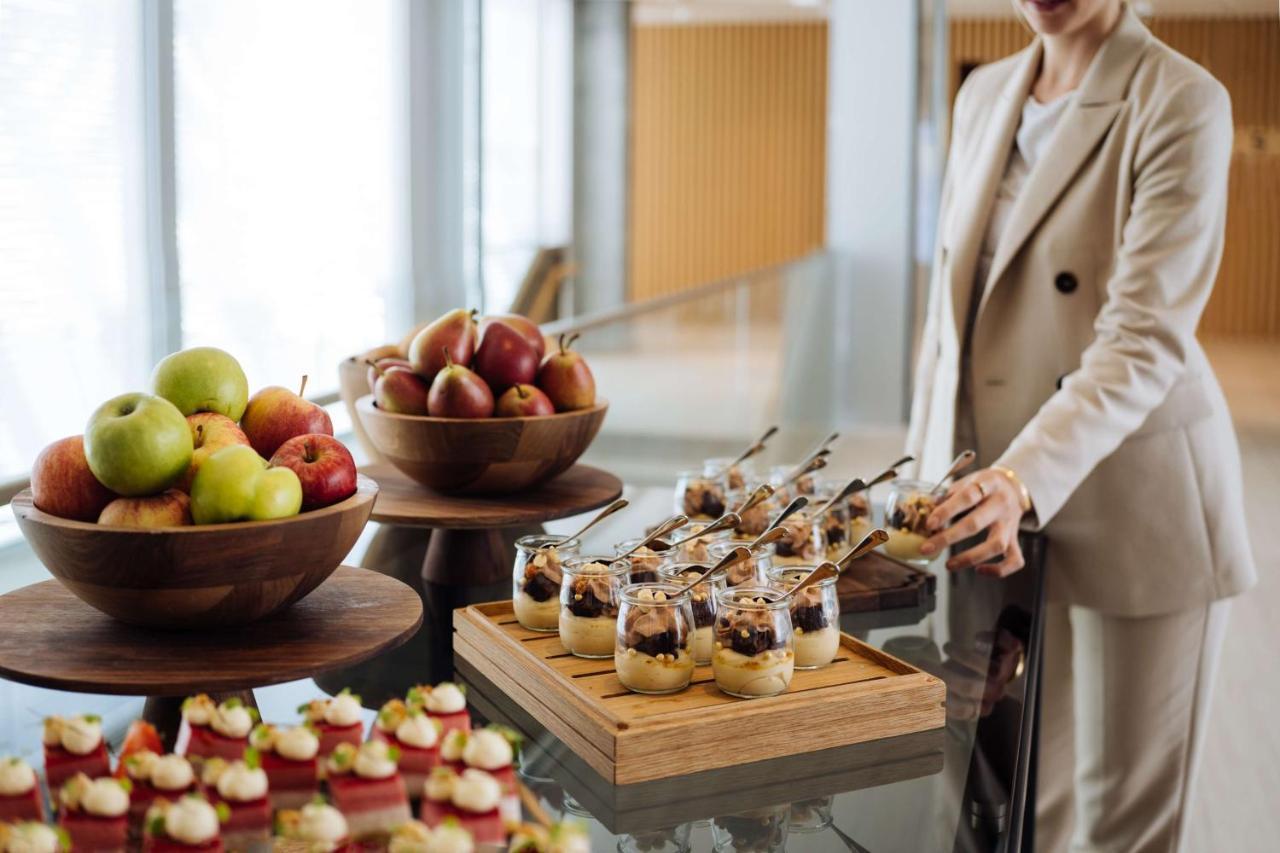 Hotel Hyatt Regency Zurich Airport Circle 4*